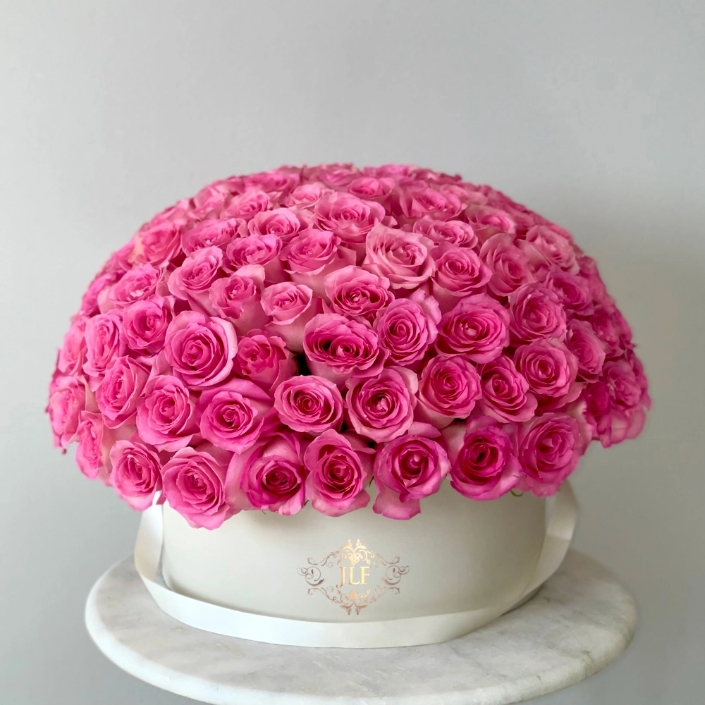 100 JLF Signature Pink Roses in Low Centerpiece Box