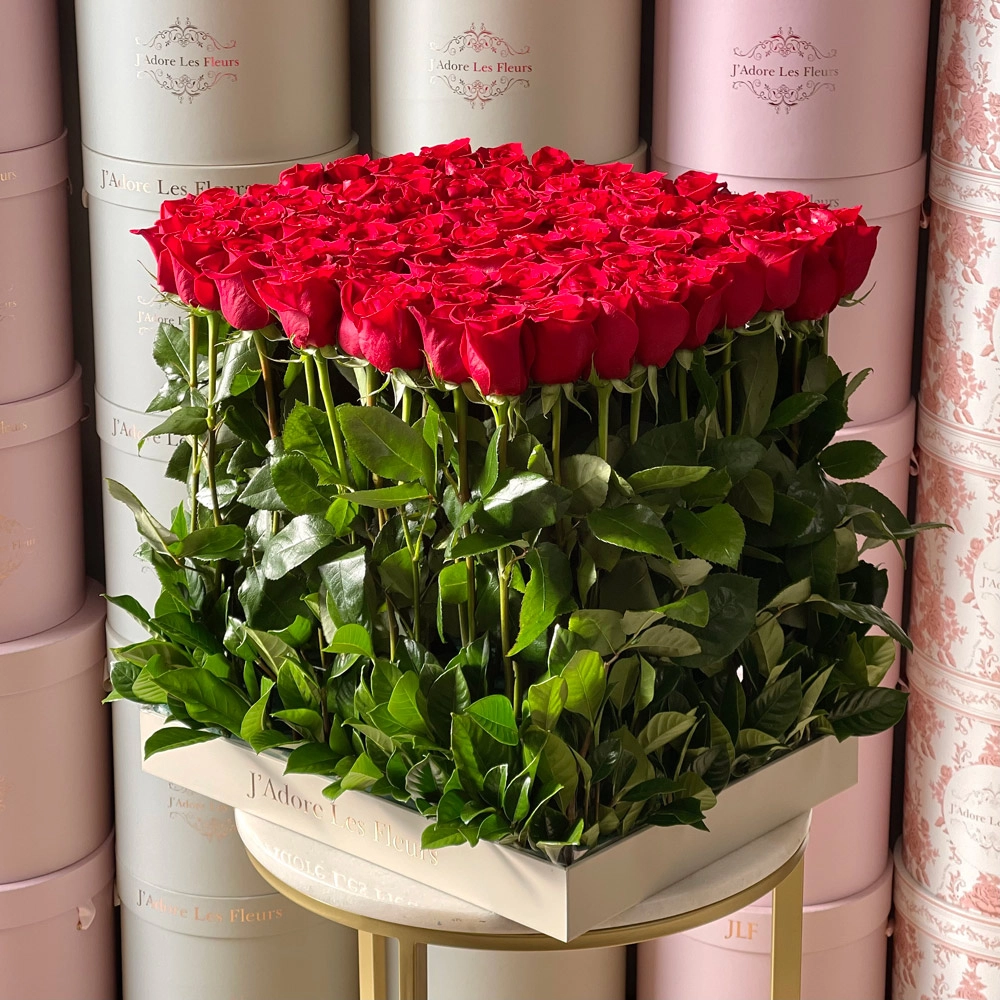 Standing Roses in Luxury Tray